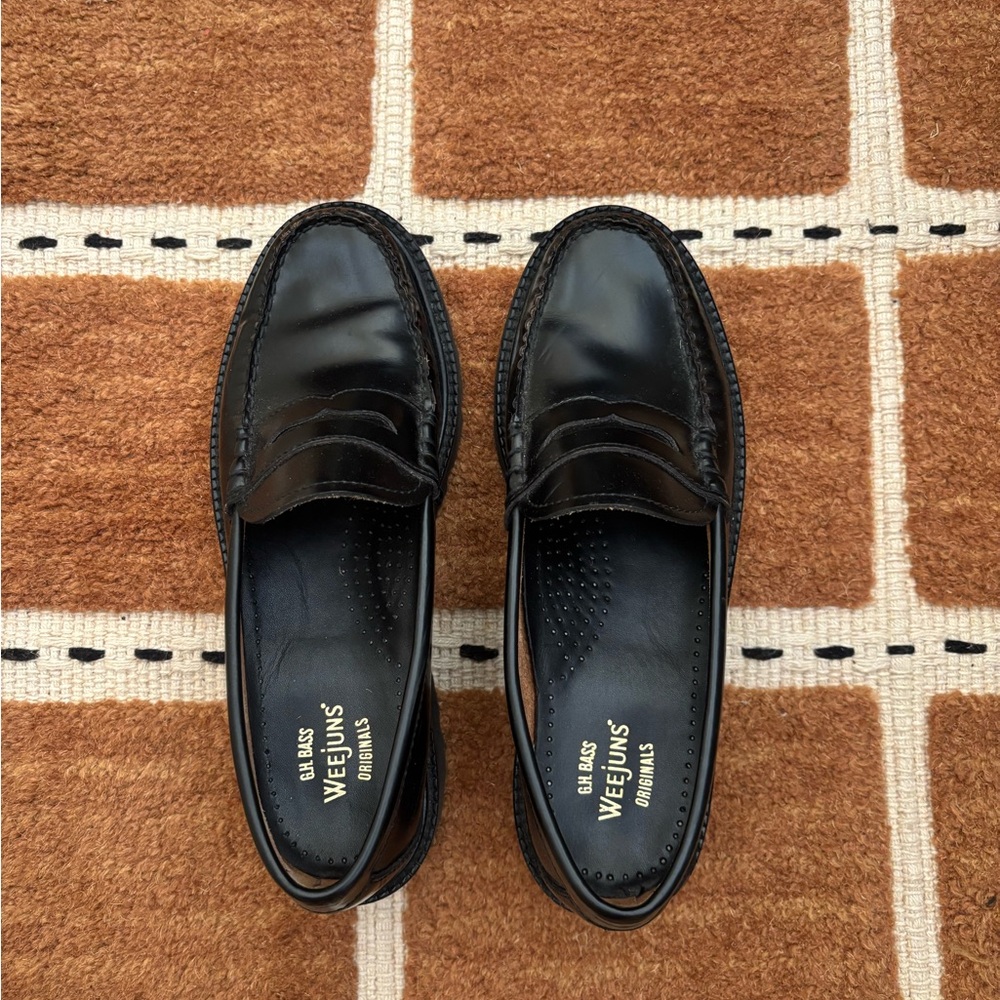 G.H. Bass & Co. Whitney Super Lug Loafers - worn once - black